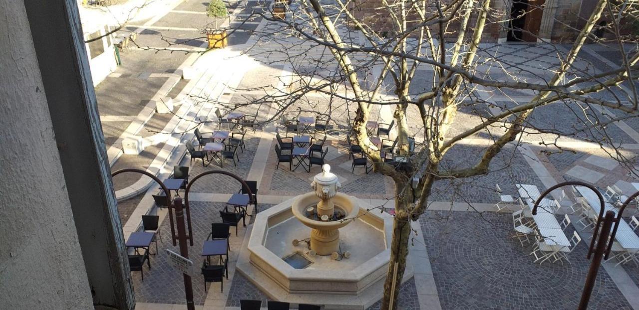 Centre Historique De - Face A La Mairie Appartement
